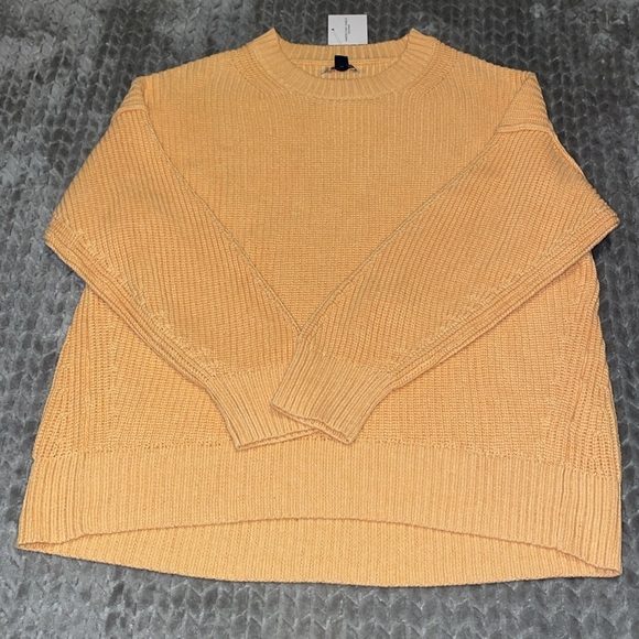 NWT American Eagle Outfitters Crew Neck Cardigan. Oversized Size Medium. - Picture 5 of 13